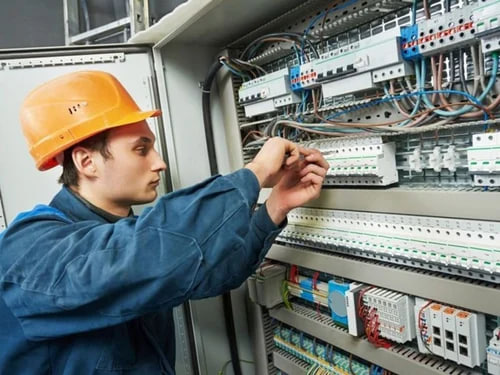 بررسی سیستم الکتریکی و تابلو کنترل